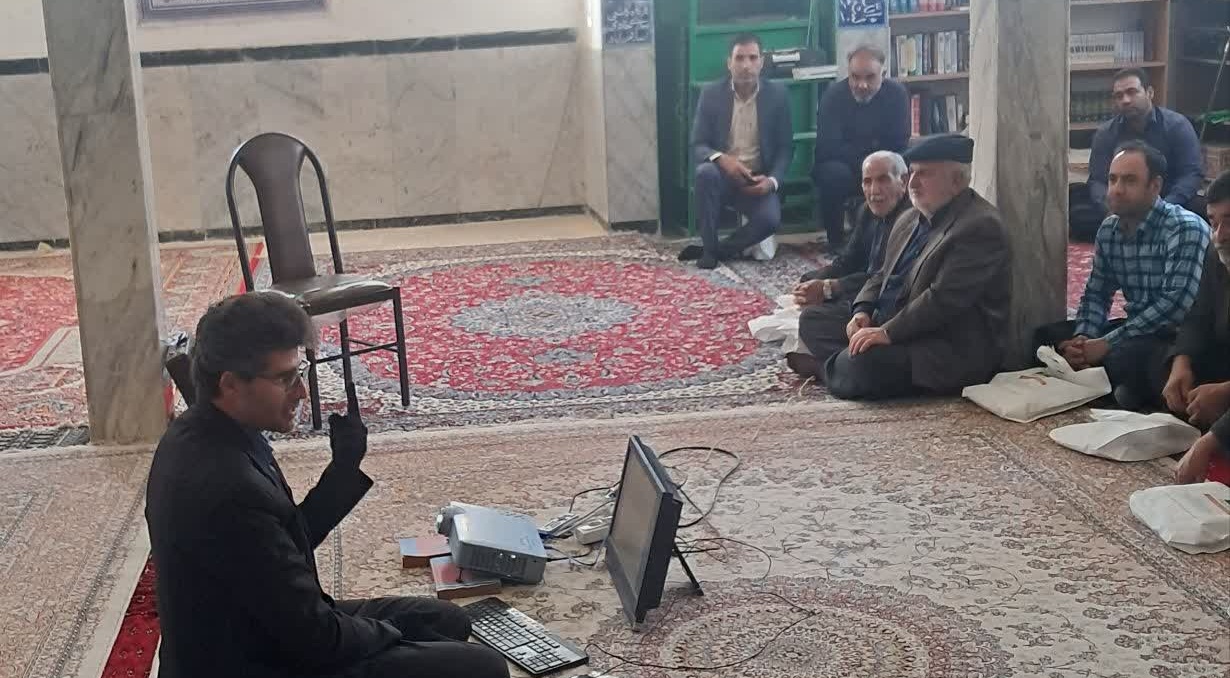 برگزاری کارگاه آموزشی اصول کاشت و معرفی ارقام جدید گندم و جو در شهرستان اسلام‌آباد غرب